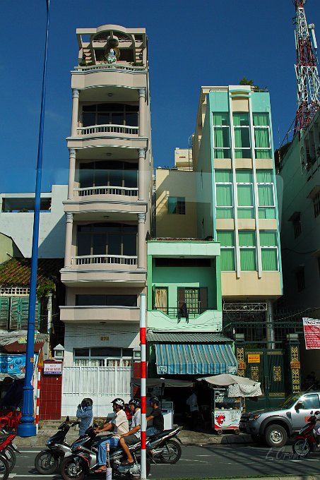 IMG_0879.JPG - Typisches Stadthaus in Vietnam (sehr schmal und hoch)