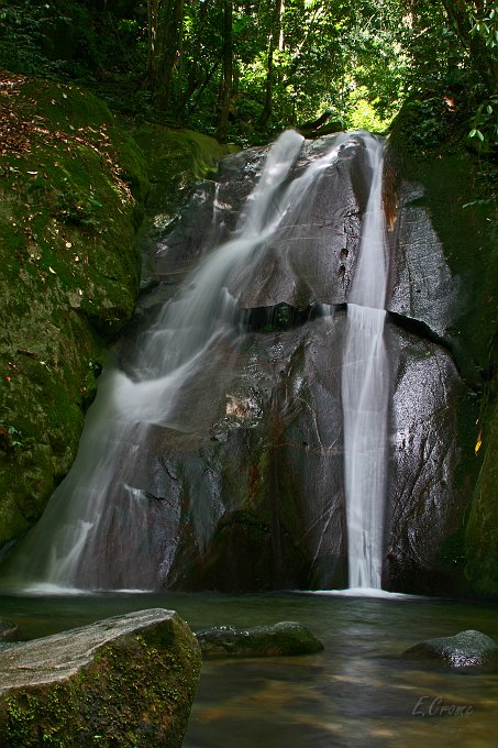 IMG_1200_400.JPG - Wasserfall bei den Poring Hot Springs
