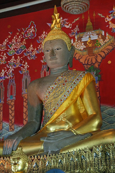 IMG_4467.jpg - Buddha im Wat Yai Chai Mongkul, Ayutthaya