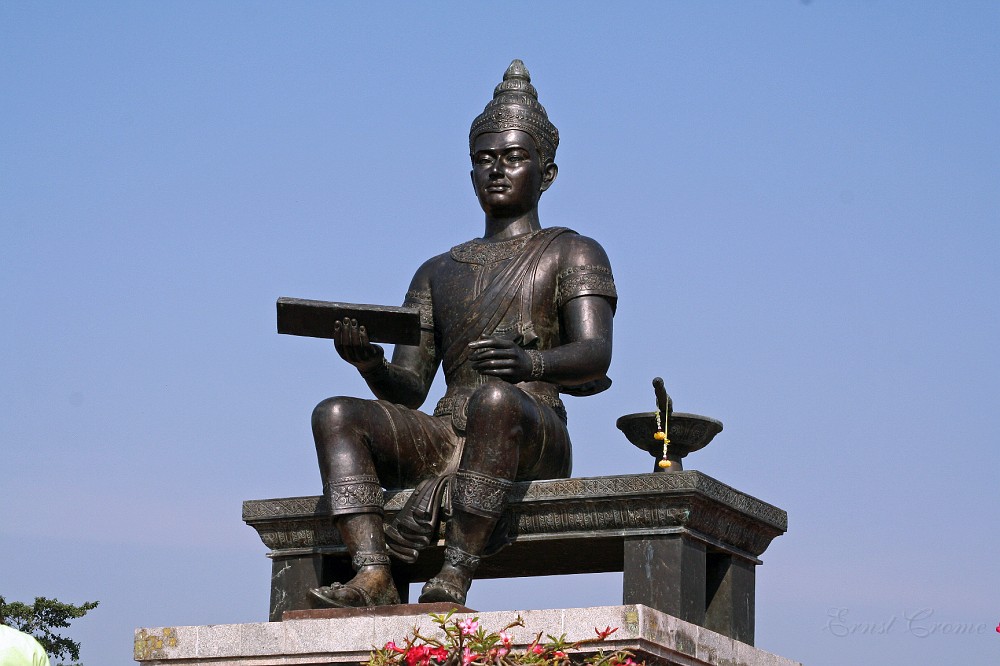 IMG_4729.JPG - Statue von Knig Ramkhamhaeng (1275-1317)
