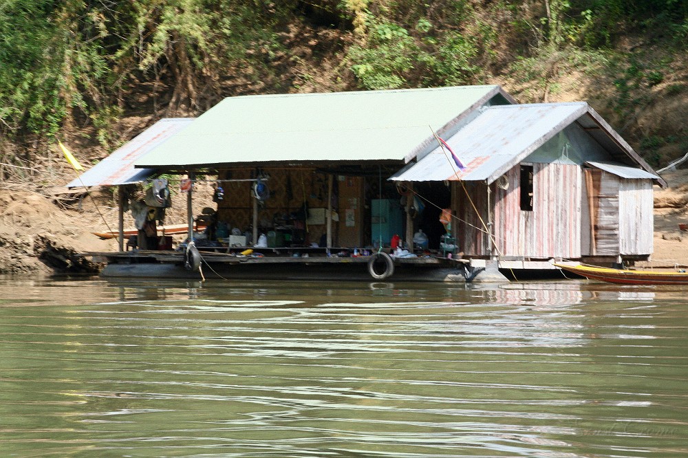 IMG_5134.jpg - schwimmendes Wohnhaus auf dem River Kwhae Noi